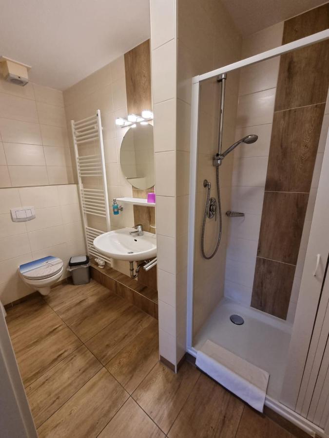 Hotel Pension Nordseewelle นอร์ดไดค์ ภายนอก รูปภาพ